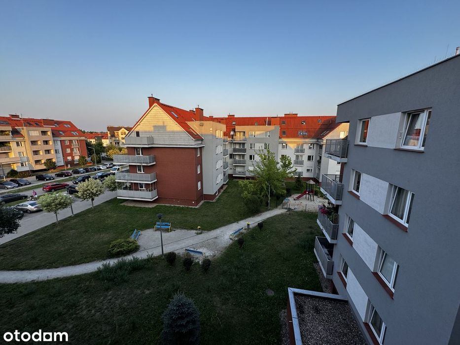 Kawalerka w centrum Maślic, w cenie piwnica, miejsca postojowe,