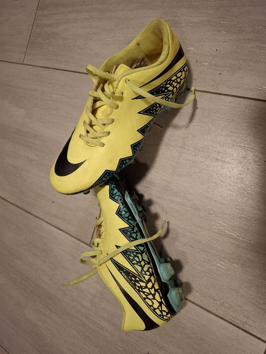 Korki piłkarskie nike 40