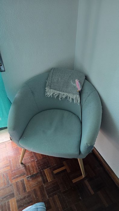 Por motivo de mudança de país, vendo recheio completo de casa, com tud