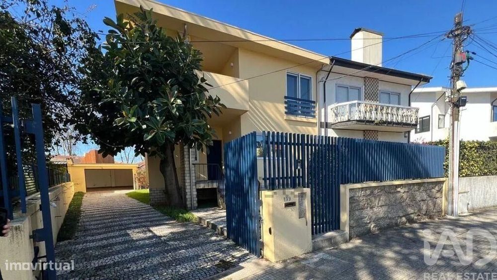 Casa / Villa T6 em São Mamede de Infesta e Senhora da Hora de 303 m2