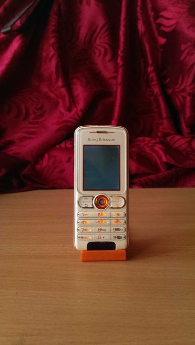 Sony Ericsson W200i из музыкальной линейки Walkman