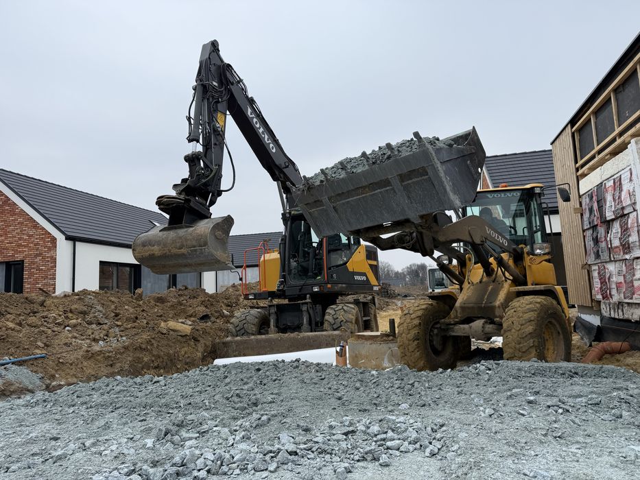 Uslugi koparką, prace ziemne, wykopy, niwelacja terenu | Koparka + operator | Wrocław
