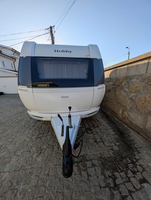 Caravana Hobby De Luxe 495 WFB 2025 (Excelente estado/Como nova)