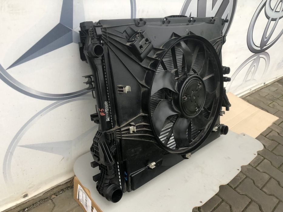 Радиатор радіатор дифузор вентилятор інтеркулер Mercedes Vito W447