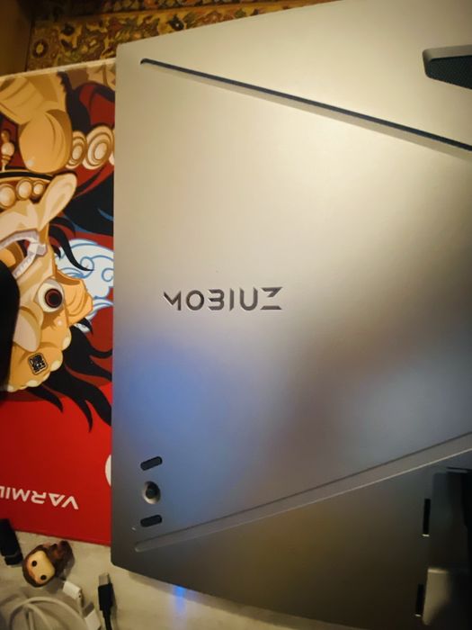 Ігровий монітор BenQ MOBIUZ EX2710Q з діагоналлю 27 дюймів