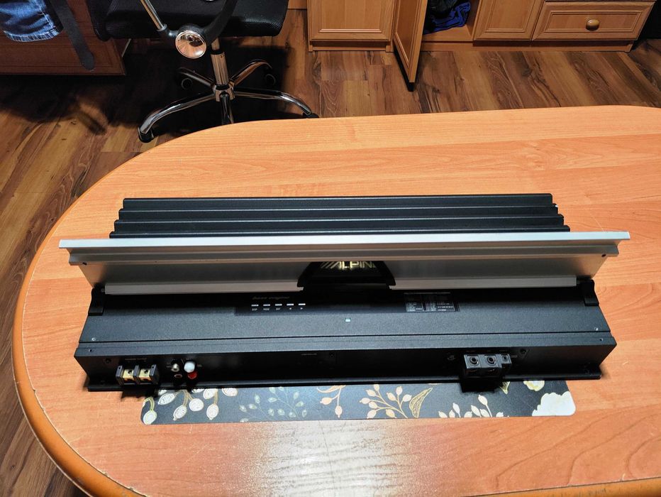 Wzmacniacz samochodowy 1 kanałowy monoblok Alpine MRD-M1000, Wysdarmo