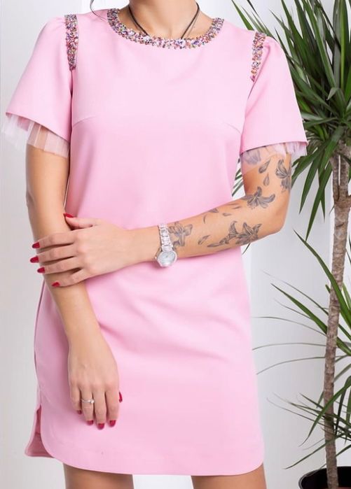 Сукня рожевого кольору