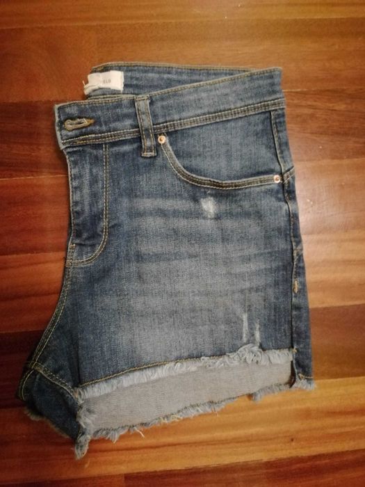 Calções 34 e 36 em bom estado