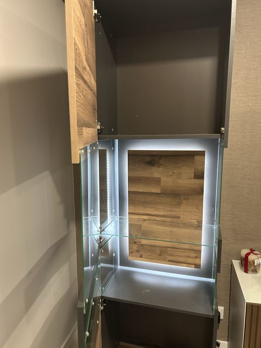 Vendo vitrine cristaleira com led