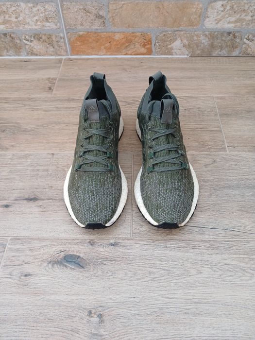 Кроссовки Adidas Boost р 43 на 42 ( 27,5 см) ц 1500 гр ориг. отл.сост