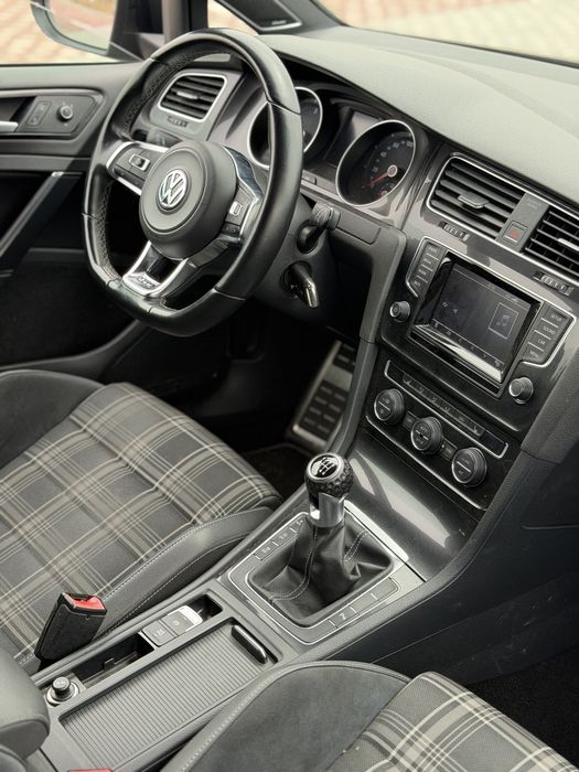Volkswagen Golf GTD — photo 5