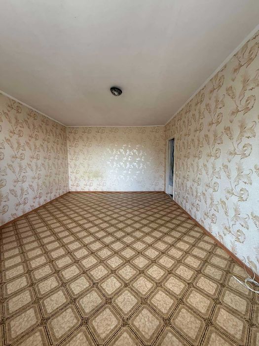 ТЕРМІНОВО ПРОДАМ 1км Чешка 46квадратів ,Косметичний ремонт можна жити