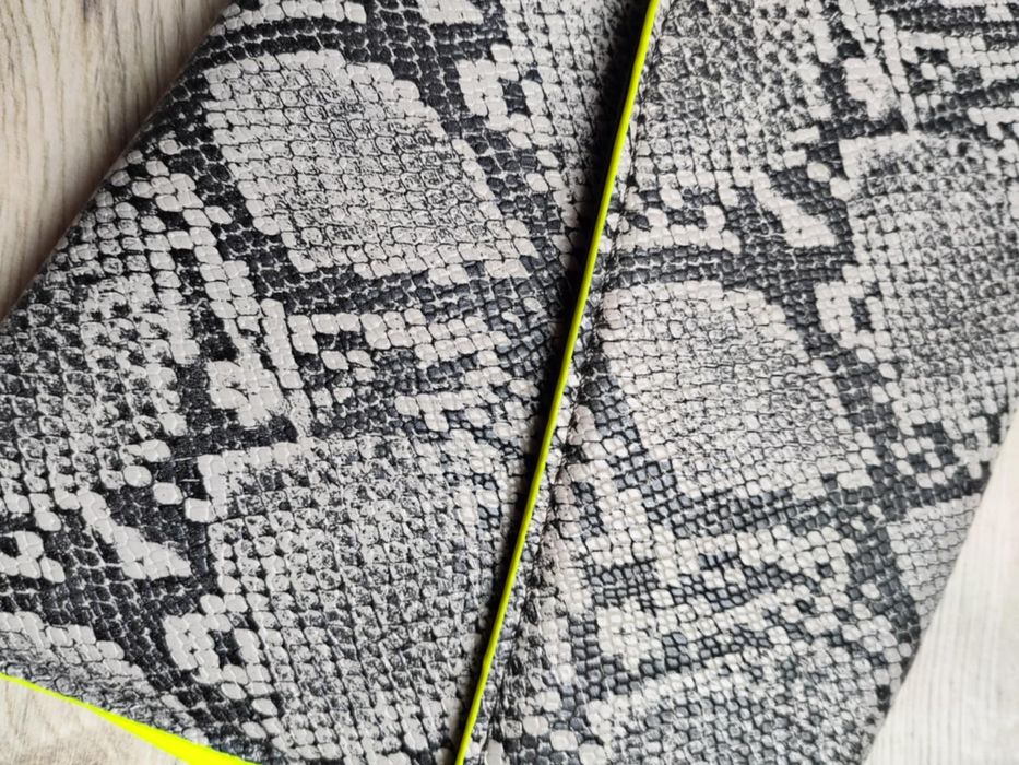 Nowa torebka kopertówka skóra węża szara neonowa