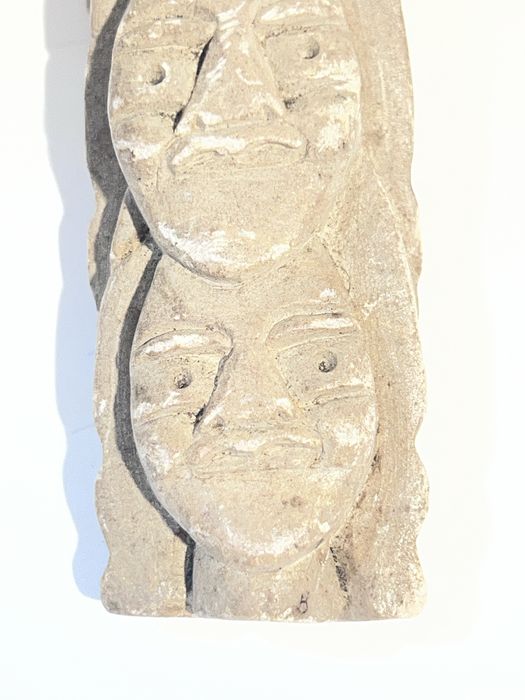 Escultura em Pedra Talhada - Tótem / Pendente Decorativo Rústico (15 cm)