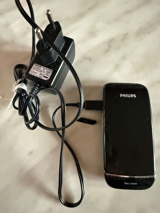 Мобильный,кнопочный телефон Philips Xenium 9А9Q