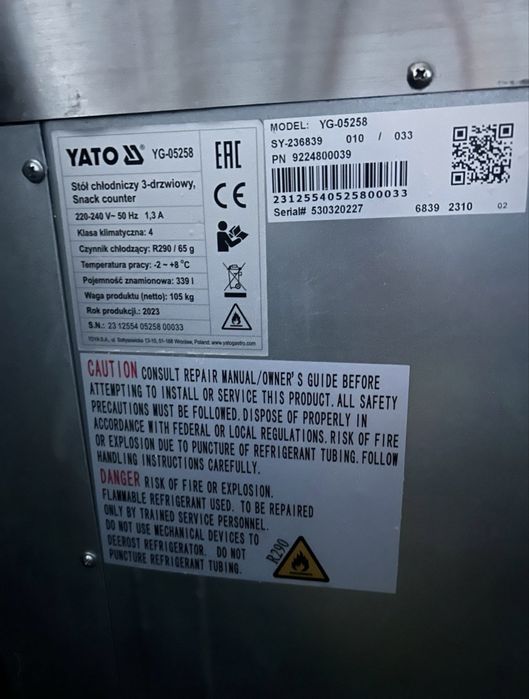 Sprzedam stół chłodniczy YATO YG-05258 – 3-drzwiowy, 339 l, stal nierdzewna