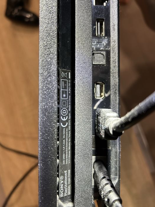 PlayStation 4 Pro з 1 TB HDD