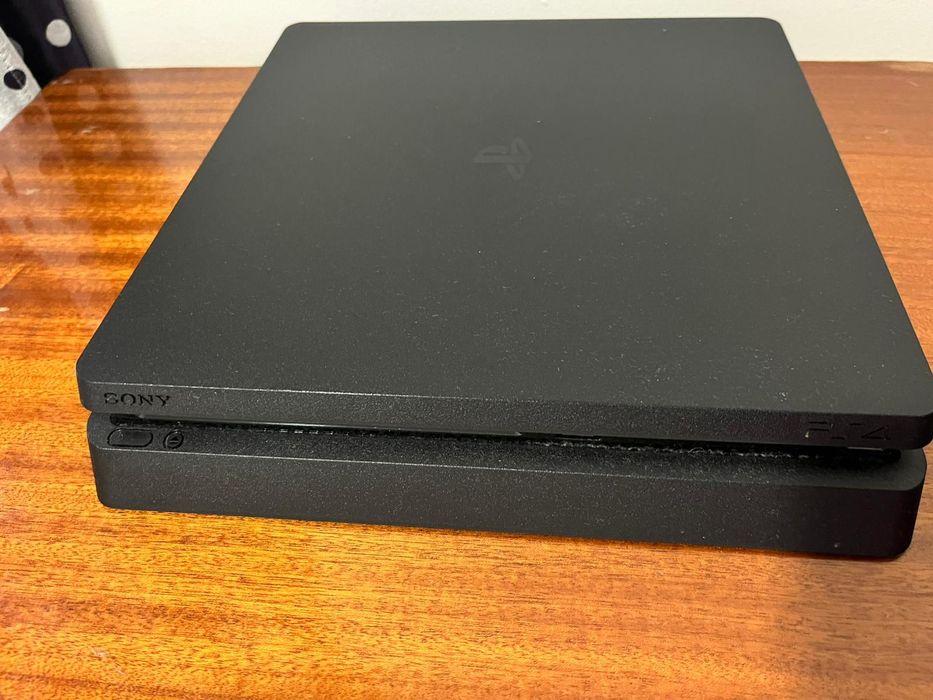 Sony PlayStation 4 Slim