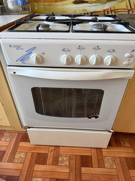 Продам газову плиту