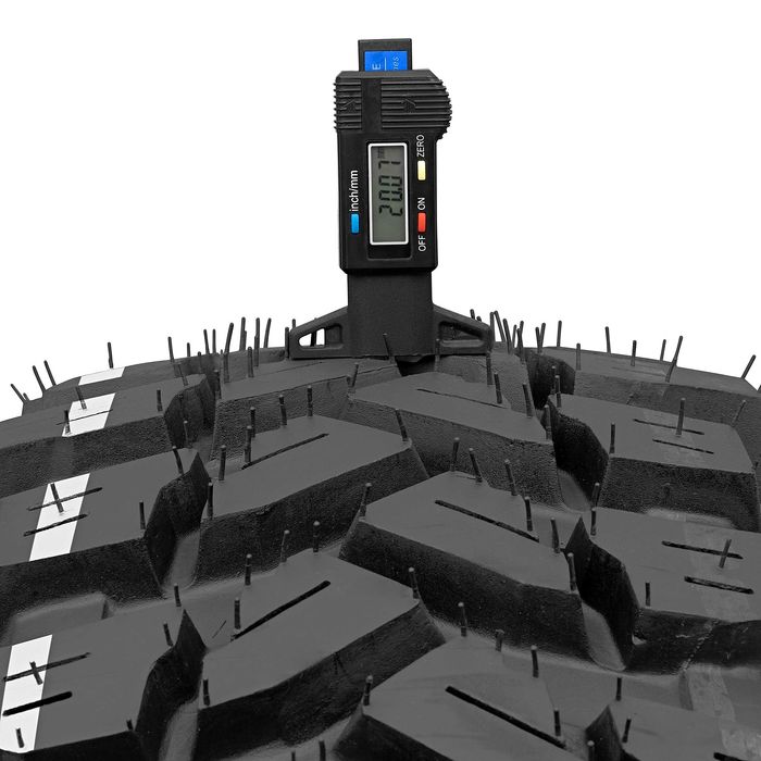 Opona bieżnikowana 235/70 R16 TERENOWA MT