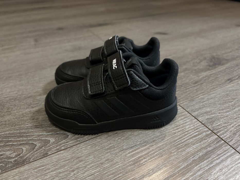 Кросівки adidas