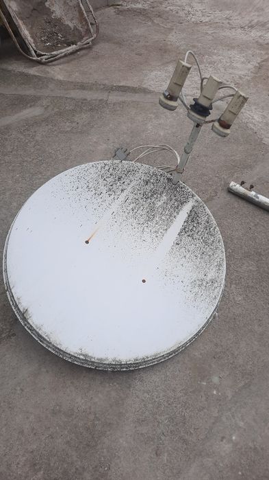 Супутникова тарілка