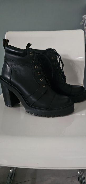 Dr.Martens piękne obcas 39 ideał