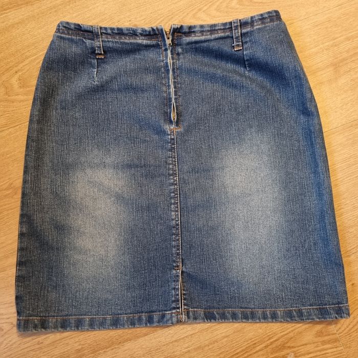 Spódnica jeans r. 40