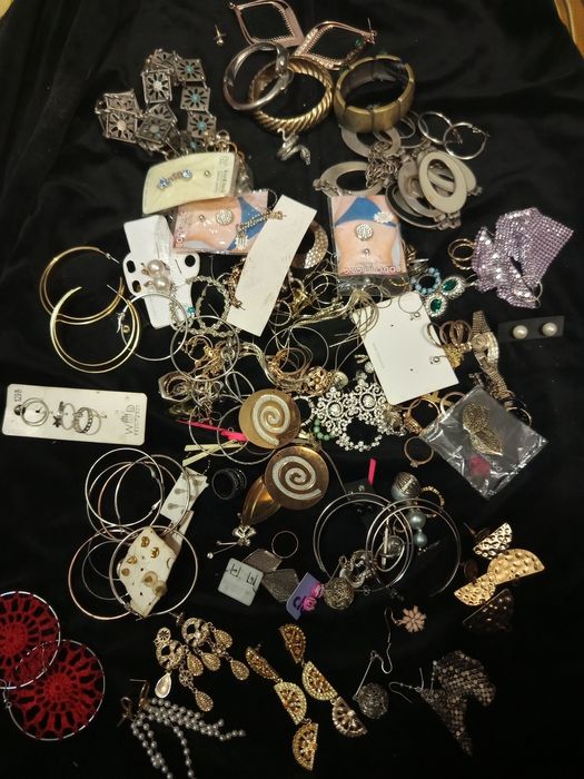 Продам біжутерію 7кг