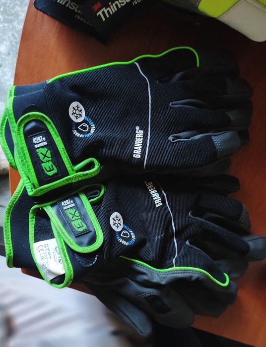 Рабочие перчатки