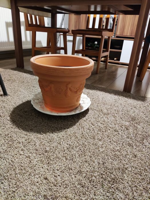 Duza donica z podstawkiem