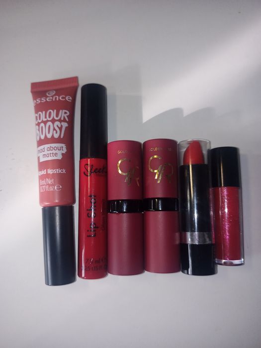 Zestaw kosmetyków błyszczyki