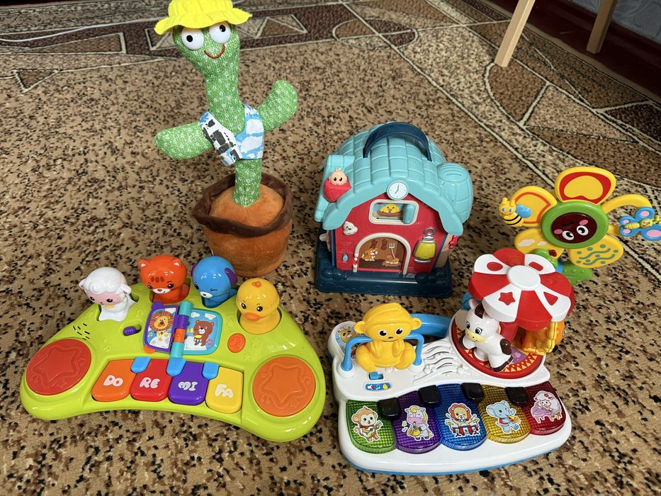 Музичні іграшки для дитини