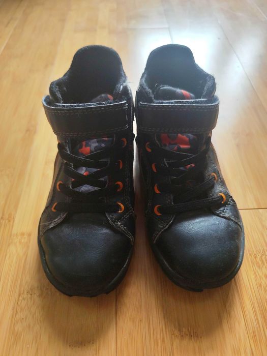 Buty jesienne Geox ze świecącą podeszwą rozmiar 29.