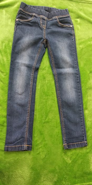 Джинси, штани на дівчинку