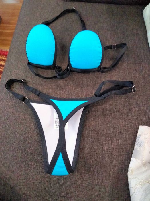 Biquini molde fita adesiva.