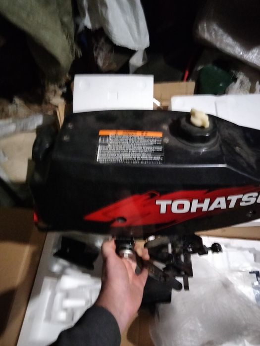 Мотор лодочный Tohatsu Япония.Бесплатная доставка.
