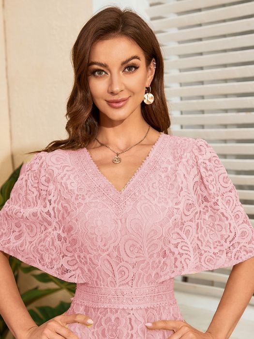 Sukienka koronkowa rozkloszowana dekolt v mini różowa M 38