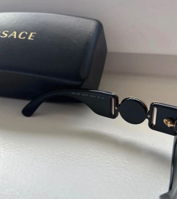 Stylowe okulary Versace