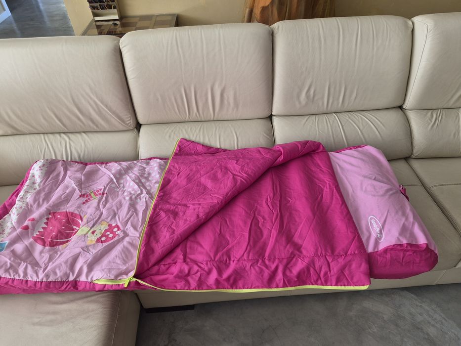 Saco cama e colchão insuflável integrado
