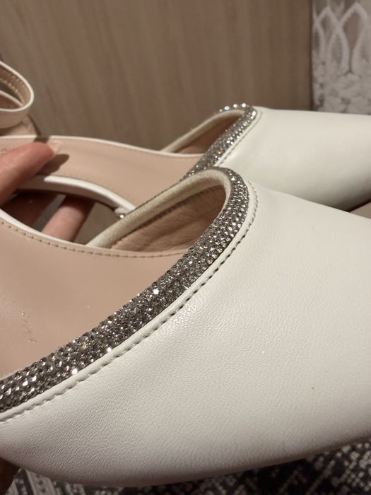 Весільні випускні білі туфлі 37