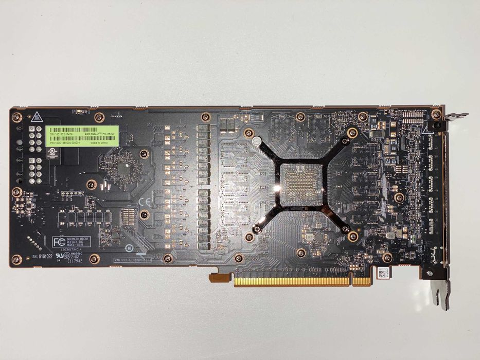 Karta graficzna AMD Radeon Pro W5700 8 GB uszkodzona