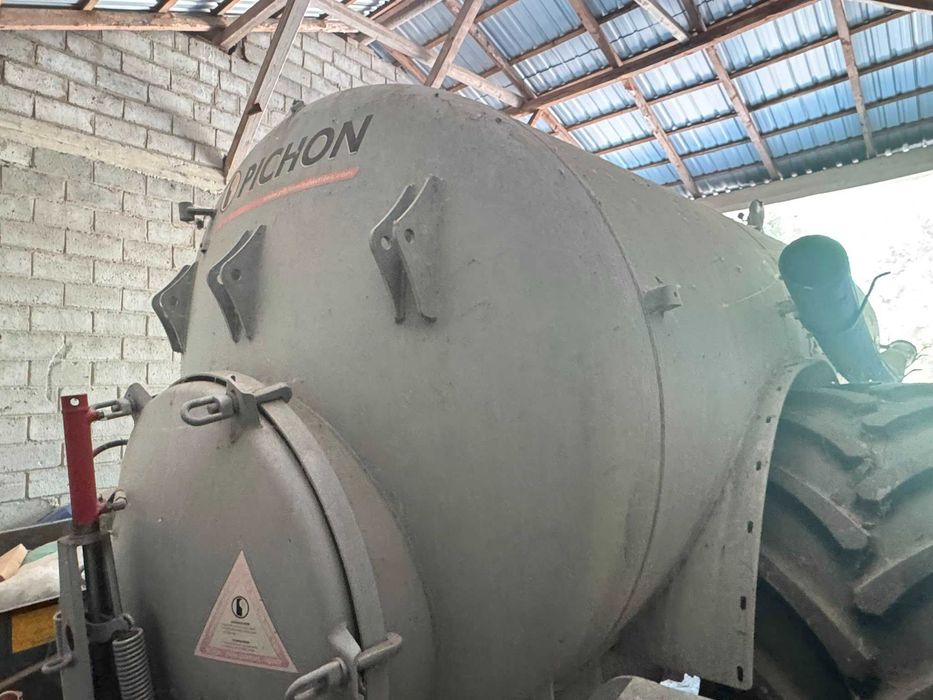 Pichon Beczka Wóz asenizacyjny 12000L