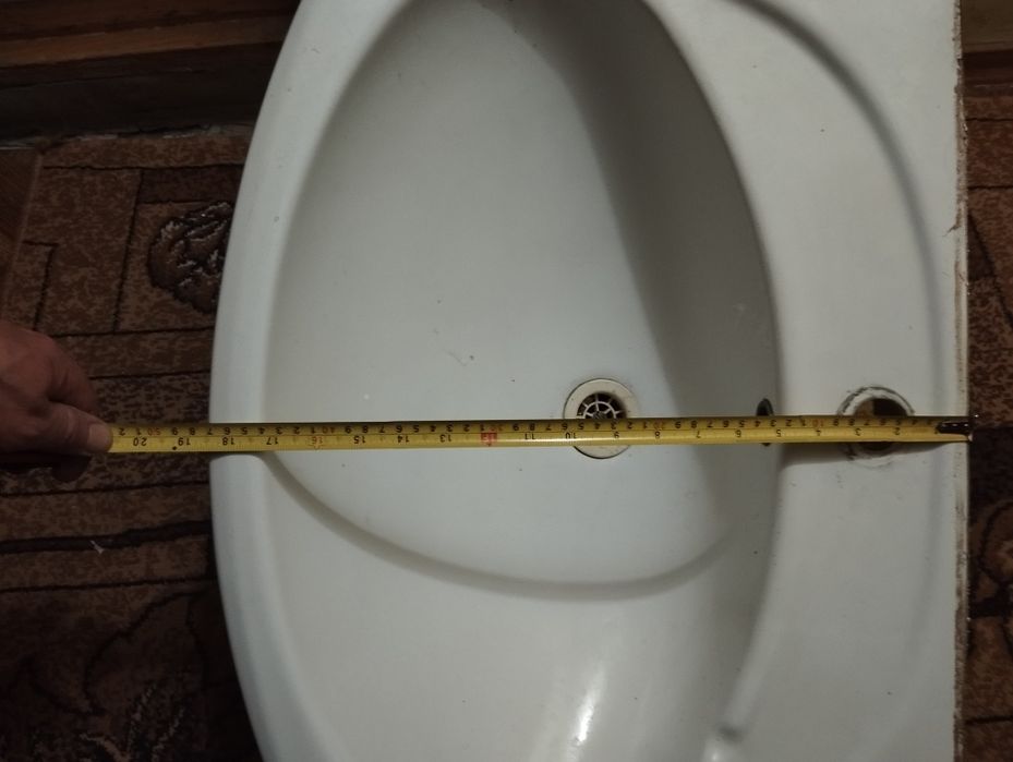 Продам раковину у ванну.