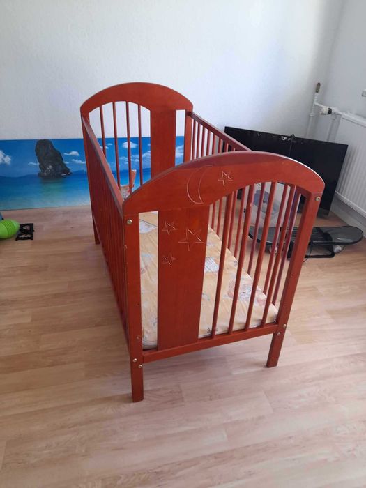 Łóżeczko drewniane