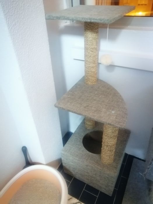 Arranhador como novo
