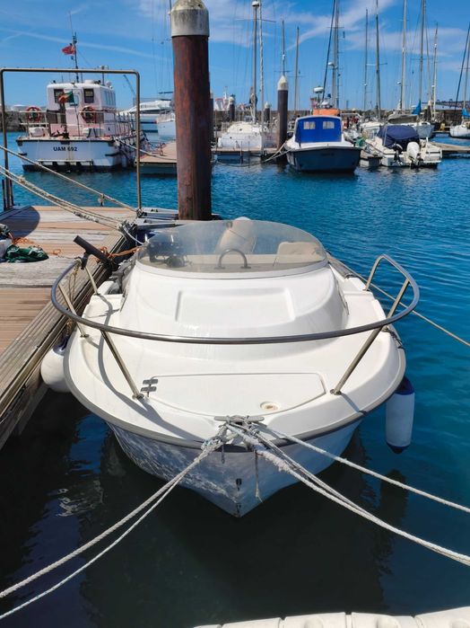 Barco Semi-Cabinado Beneteau Antares 450