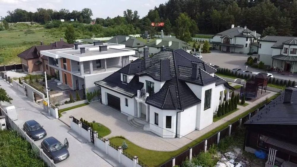 Продаж будинку с.Кожичі 285м.кв. 10сот землі 650000у.о.