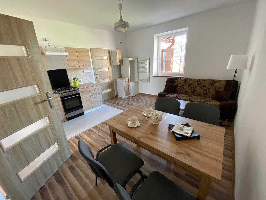 Dom z działką inwestycyjną w Jezierni