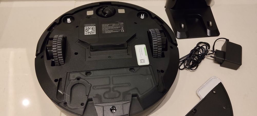 Robot sprzątający Cleanova w7 czarny